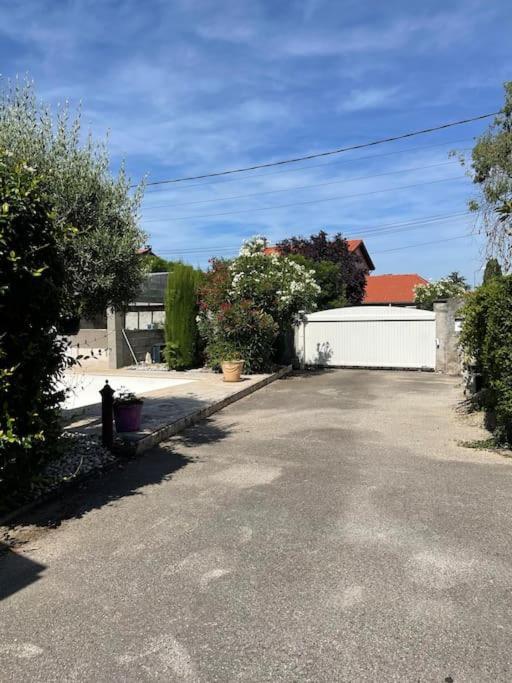 Villa Individuelle - شاسيو المظهر الخارجي الصورة